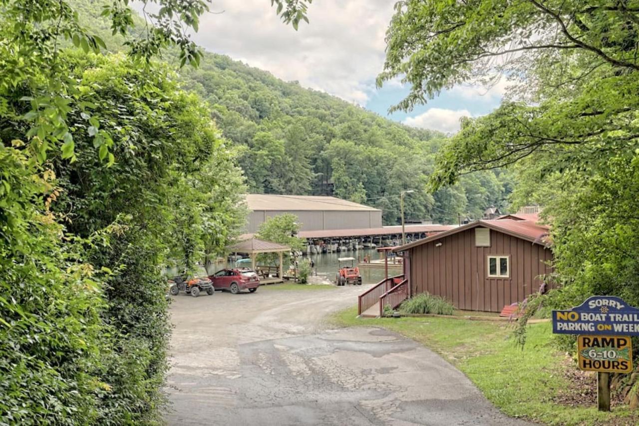 Hannahs Perch On Lake Burton With Private Top Patio And Bottom Dock Clayton Exterior photo